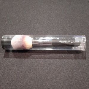 It cosmetics brush